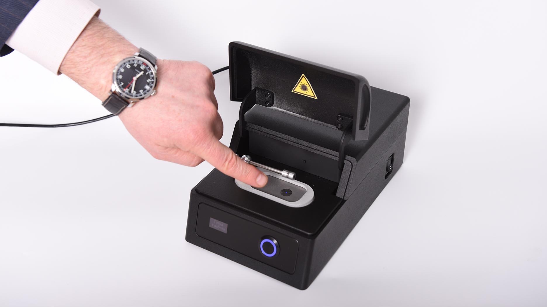 Alrosa diamond inspector top